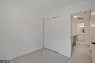 7821 Groveland Square, Springfield, VA 22153 - Photo 17