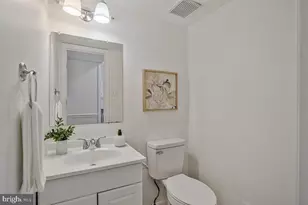 7821 Groveland Square, Springfield, VA 22153 - Photo 9