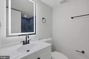 402 Pickett Ln, Herndon, VA 20170 - Photo 7