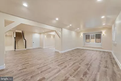 9036 Jeffery Road, Great Falls, VA 22066 - Photo 11