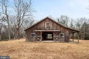9036 Jeffery Rd, Great Falls, VA 22066 - Photo 49