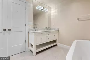 9036 Jeffery Rd, Great Falls, VA 22066 - Photo 41