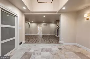 9036 Jeffery Rd, Great Falls, VA 22066 - Photo 7