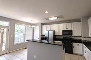13996 Khalid Ln, Chantilly, VA 20151 - Photo 11