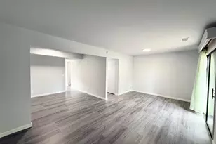 2400 Glengyle Dr, Vienna, VA 22181 - Photo 5