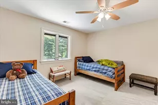 3285 Willow Glen Dr, Herndon, VA 20171 - Photo 49