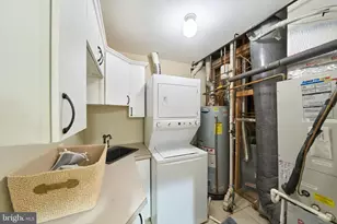5473 Middlebourne Ln, Centreville, VA 20120 - Photo 19