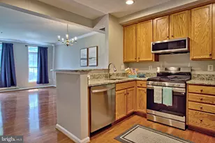 4633 Battenburg Ln, Fairfax, VA 22030 - Photo 13