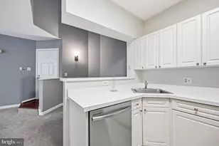 2108 Highcourt Ln, Herndon, VA 20170 - Photo 9