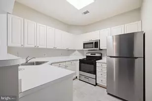2108 Highcourt Ln, Herndon, VA 20170 - Photo 7