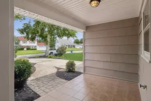 4133 Point Hollow Ln, Fairfax, VA 22033 - Photo 3