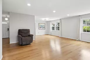 4133 Point Hollow Ln, Fairfax, VA 22033 - Photo 9