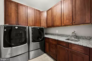 8404 Stonewall Dr, Vienna, VA 22180 - Photo 63