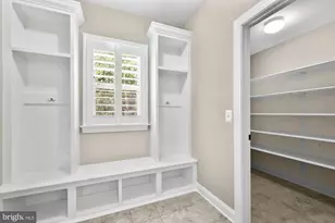 8404 Stonewall Dr, Vienna, VA 22180 - Photo 25