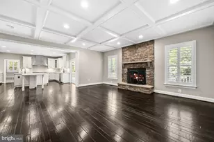 8404 Stonewall Dr, Vienna, VA 22180 - Photo 3