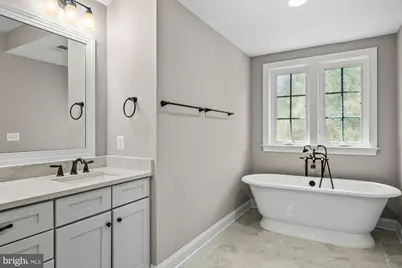 8404 Stonewall Drive, Vienna, VA 22180 - Photo 35