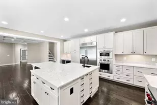 8404 Stonewall Dr, Vienna, VA 22180 - Photo 19