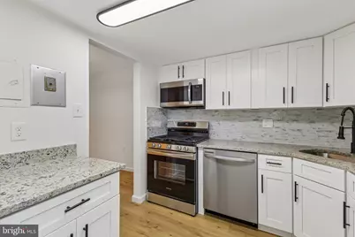 1554 Northgate Square #APT 1A, Reston, VA 20190 - Photo 5