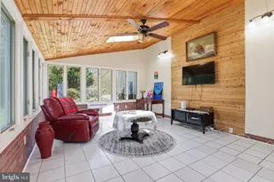 6811 Valley Brook Dr, Falls Church, VA 22042 - Photo 13