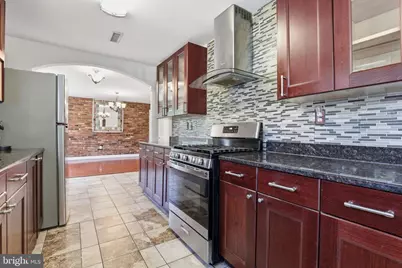 6811 Valley Brook Drive, Falls Church, VA 22042 - Photo 9