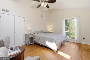 6811 Valley Brook Dr, Falls Church, VA 22042 - Photo 17