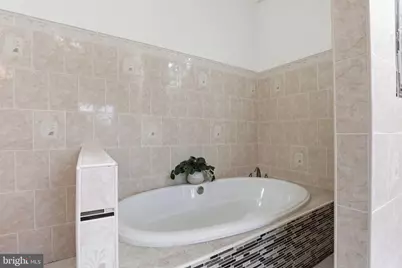 6811 Valley Brook Drive, Falls Church, VA 22042 - Photo 29