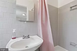 6811 Valley Brook Dr, Falls Church, VA 22042 - Photo 35