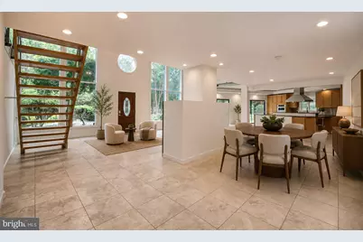 11208 Georgetown Pike, Great Falls, VA 22066 - Photo 7