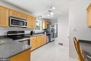 9385 Saddlemount Ct, Springfield, VA 22153 - Photo 15