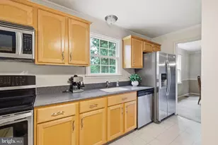 9385 Saddlemount Ct, Springfield, VA 22153 - Photo 17