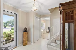 9385 Saddlemount Ct, Springfield, VA 22153 - Photo 7