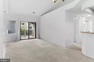11735 Summerchase Cir, Reston, VA 20194 - Photo 9