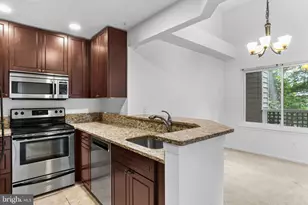 11735 Summerchase Cir, Reston, VA 20194 - Photo 13