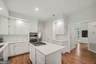 6356 Lee Forest Path, Centreville, VA 20120 - Photo 9