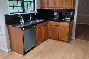 6127 Glen Oaks Ct, Springfield, VA 22152 - Photo 7