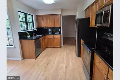 6127 Glen Oaks Court, Springfield, VA 22152 - Photo 5