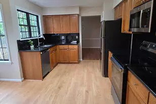 6127 Glen Oaks Ct, Springfield, VA 22152 - Photo 5