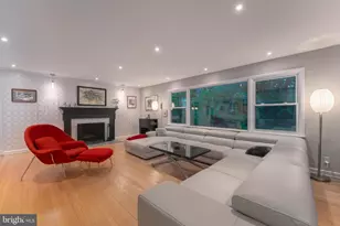 3152 Holmes Run Rd, Falls Church, VA 22042 - Photo 3