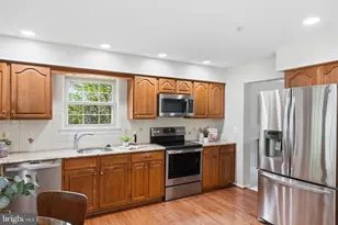 7362 Silver Pine Dr, Springfield, VA 22153 - Photo 19