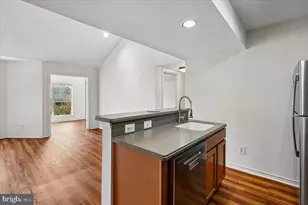 12161 Penderview Terrace, Fairfax, VA 22033 - Photo 9