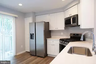 14717 Basingstoke Loop, Centreville, VA 20120 - Photo 5
