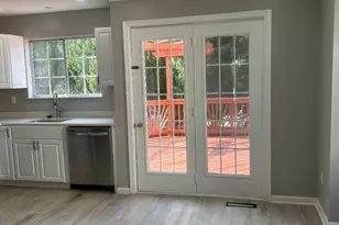 14220 Autumn Cir, Centreville, VA 20121 - Photo 5