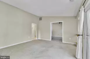 11041 Villaridge Ct, Reston, VA 20191 - Photo 9