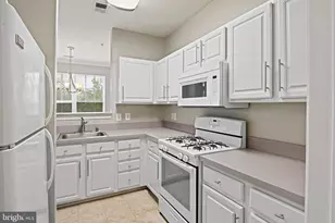 13142 Marcey Creek Rd, Herndon, VA 20171 - Photo 11