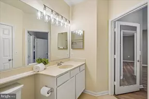 4142 Fountainside Ln, Fairfax, VA 22030 - Photo 17