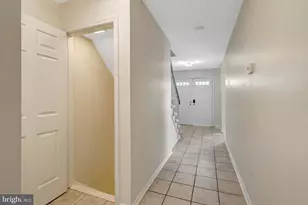 7719 Bristol Square Ct, Springfield, VA 22153 - Photo 9