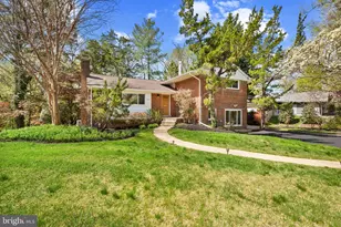 6523 Kerns Rd, Falls Church, VA 22044 - Photo 3