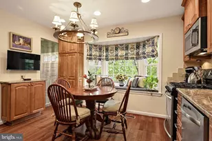 8218 Cedar Landing Ct, Alexandria, VA 22306 - Photo 9