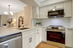 6520 Brick Hearth Ct, Alexandria, VA 22306 - Photo 3