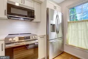 6520 Brick Hearth Ct, Alexandria, VA 22306 - Photo 5
